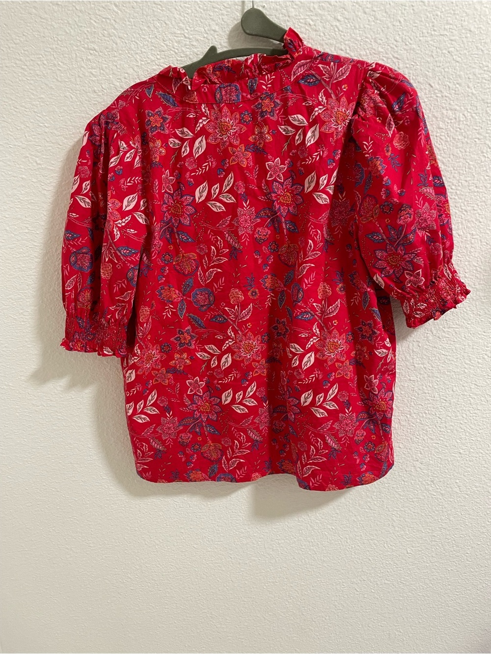 Avara Red Floral V-Neck Puff Sleeve Blouse - Picture 2 of 5